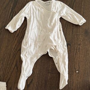 Bonpoint Cream Baby Footie